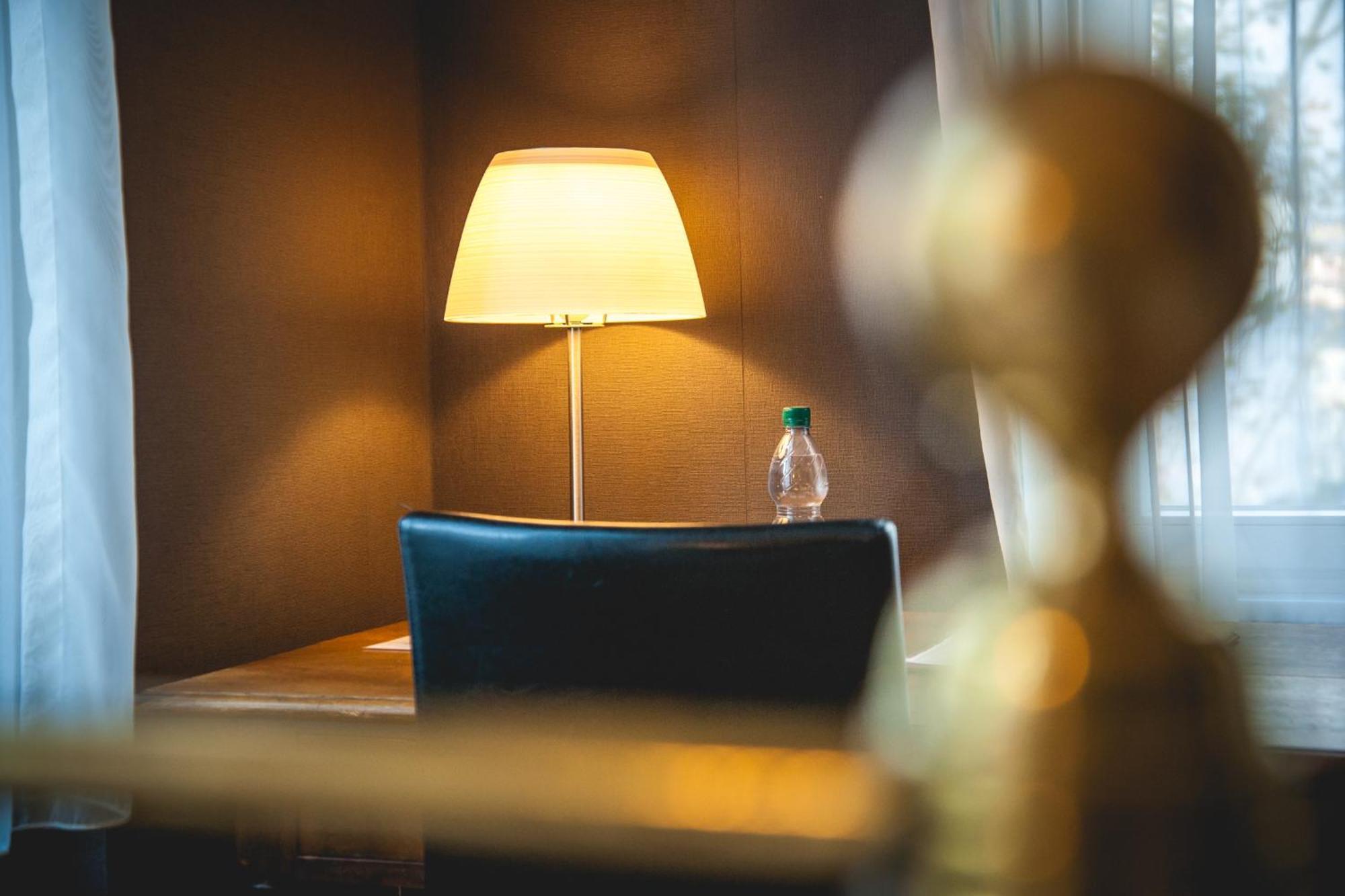 Hotel Alexander Wiesbaden Rum bild